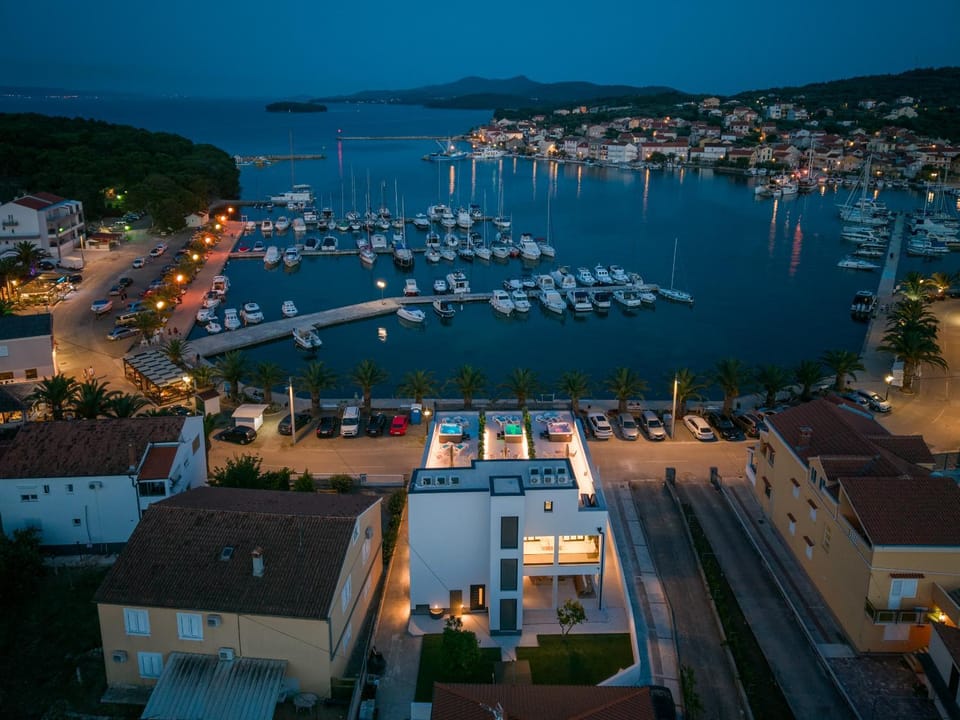 Bird's eye view, Sea view
