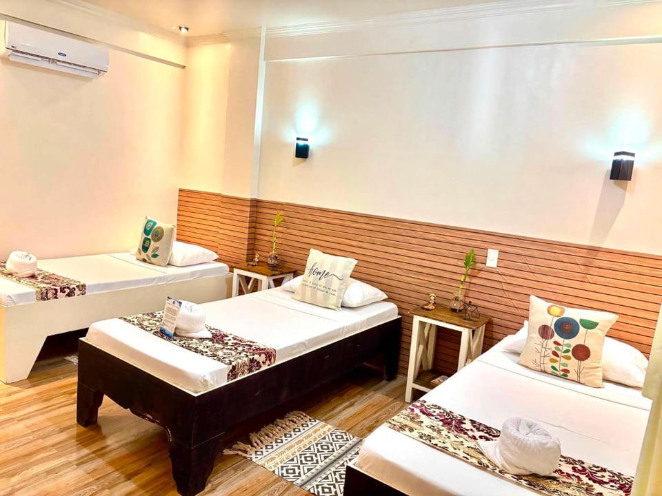 Bed, Bedroom, towels, air conditioner