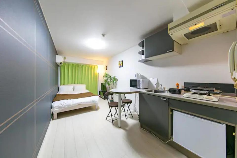 Kitchen or kitchenette, Bedroom