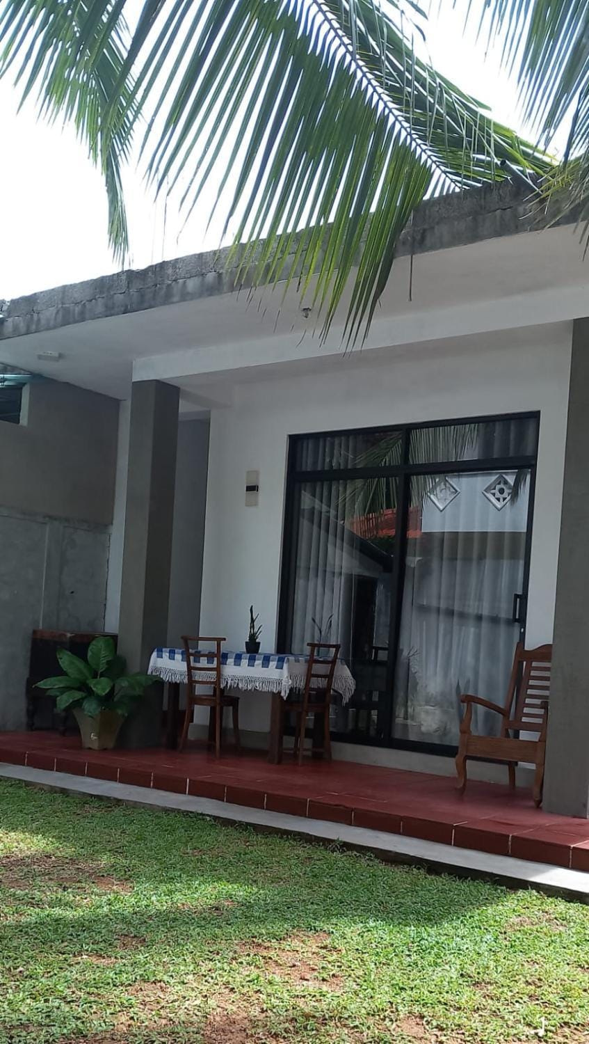 Arian Villa Apartment in Hikkaduwa