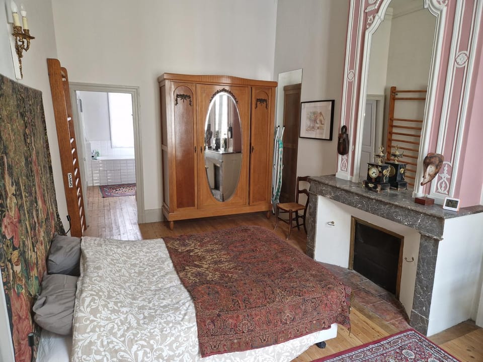 Bedroom, wardrobe