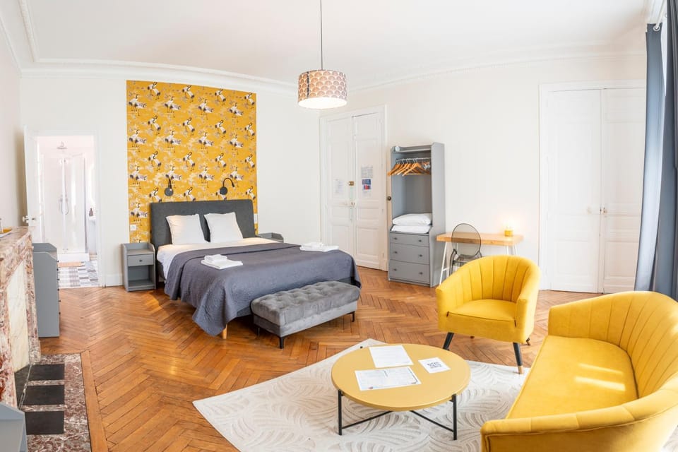 Photo of the whole room, Seating area, Bedroom