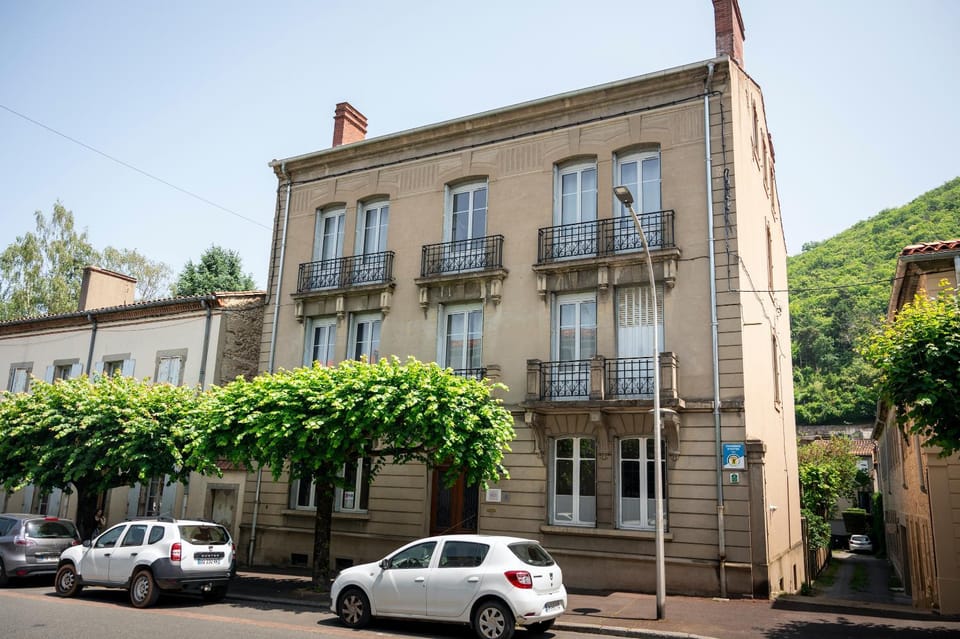 Property building, View (from property/room), Street view, Parking