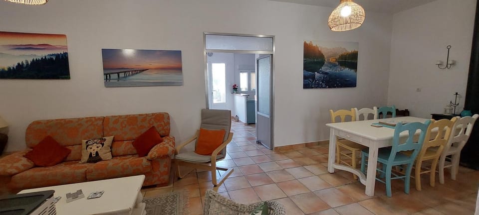 Living room, Dining area