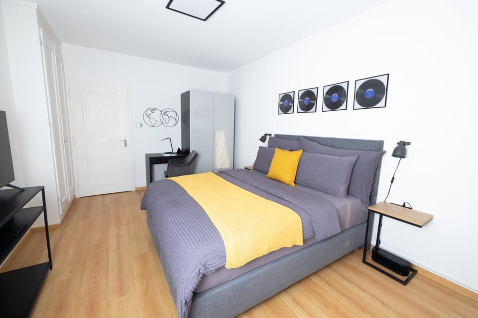 Bed, Bedroom
