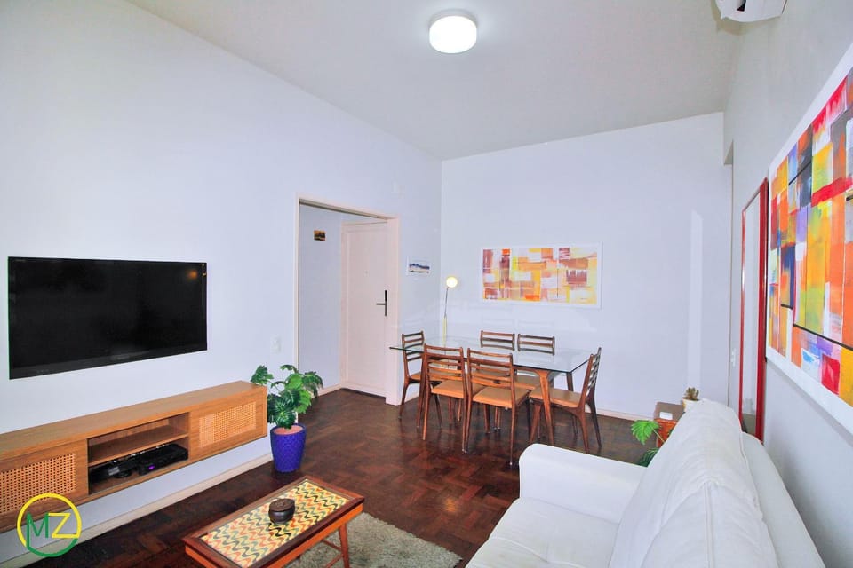 Comfortable and complete2 bedrooms in Ipanema Apartment in Rio de Janeiro