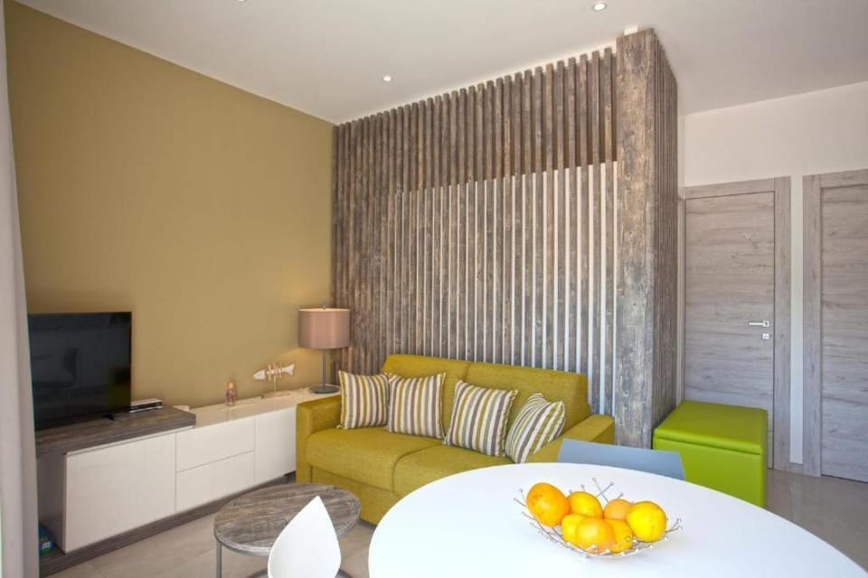 Living room, Seating area, Food