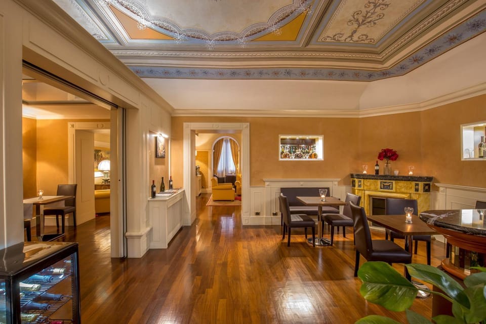 Communal lounge/ TV room, Lounge or bar