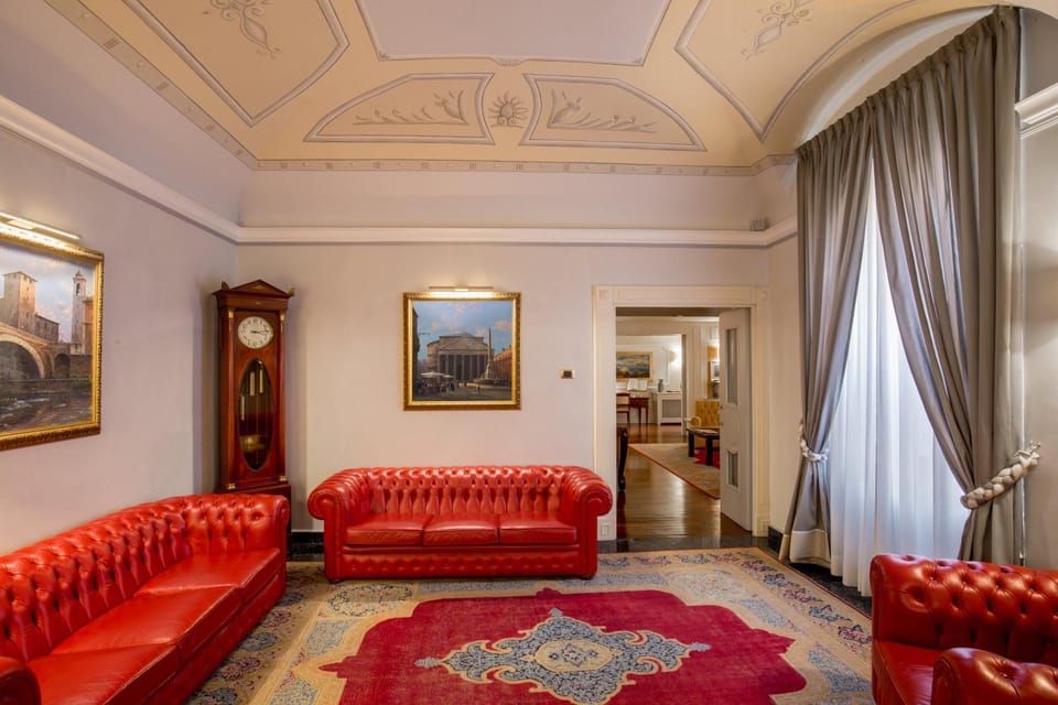 Communal lounge/ TV room, Lobby or reception