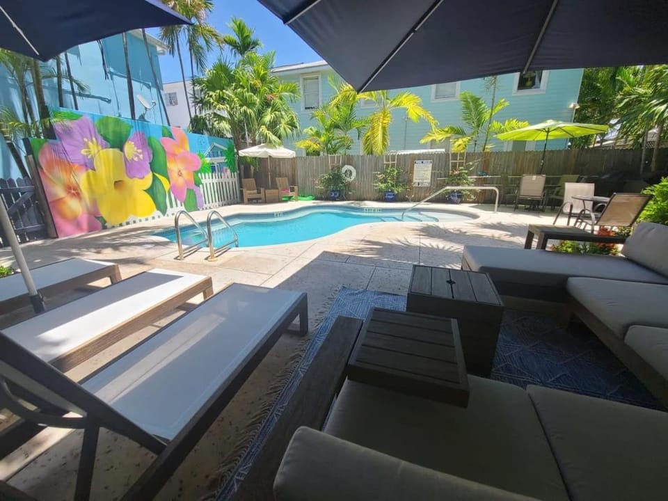 6 Bedroom 6 Bath Guesthouse on Duval Street House in Key West