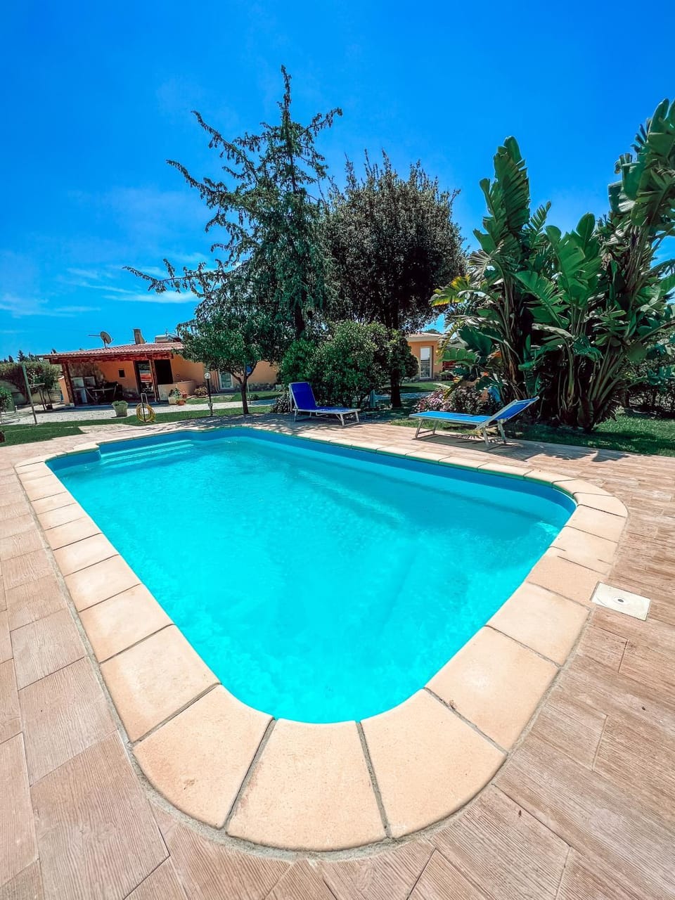 Swimming pool, Swimming pool