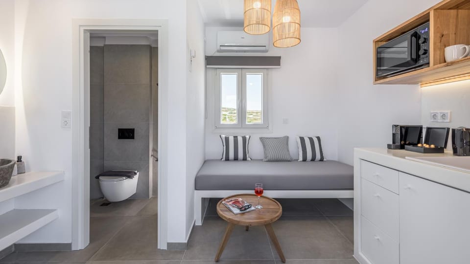 Kitchen or kitchenette, Seating area