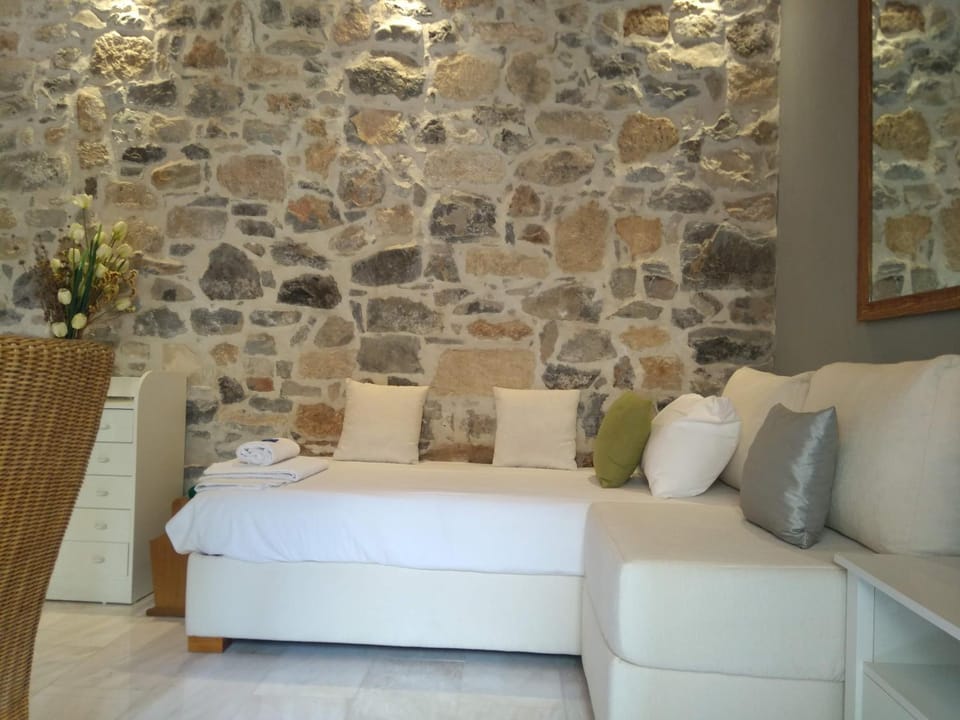 Bed, Living room, Seating area