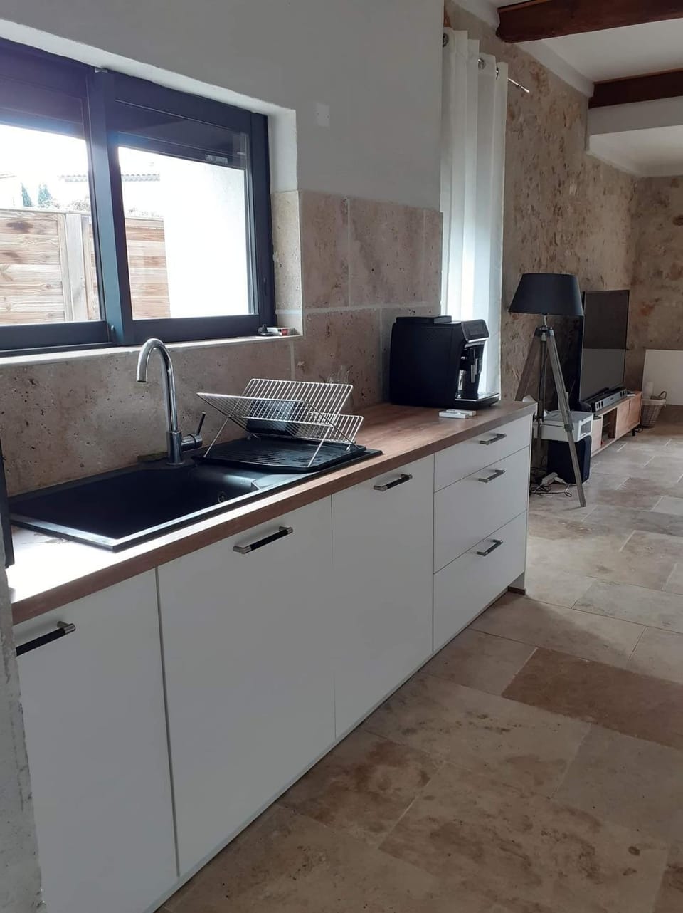Kitchen or kitchenette, Internal: Not applicable to any particular room