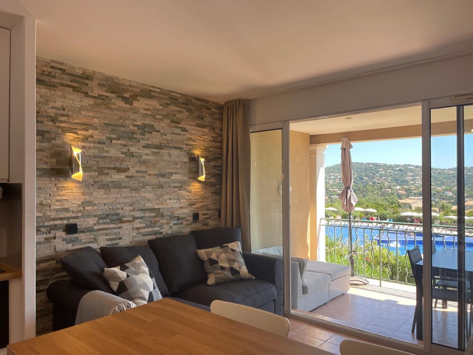 Appart. vue mer avec piscine - Golfe de St Tropez Apartment in Sainte-Maxime