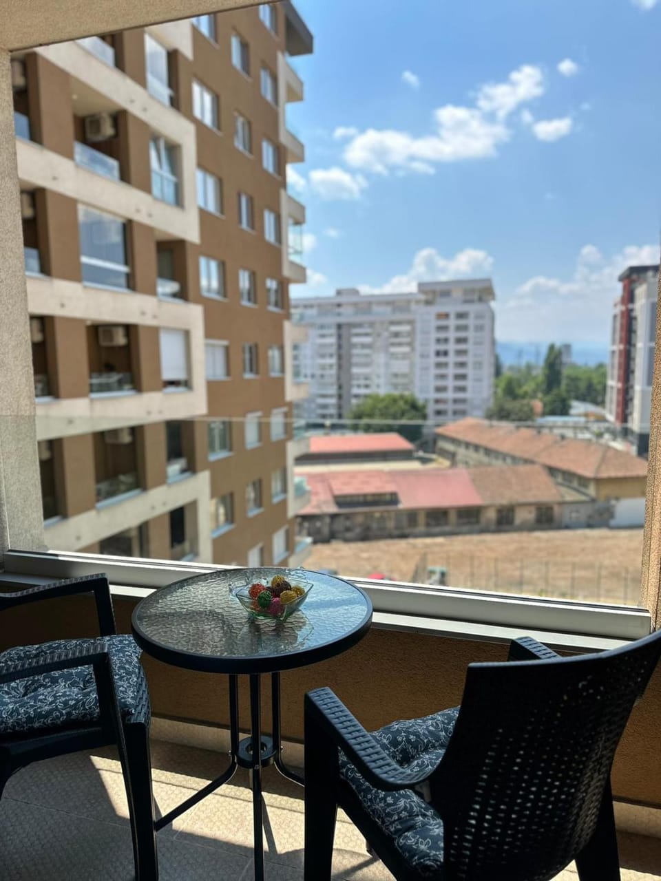 Property building, View (from property/room), Balcony/Terrace, Seating area, City view