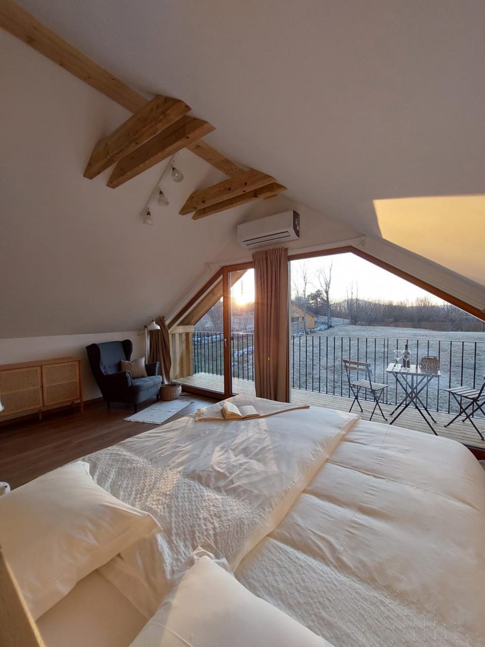 Bed, View (from property/room), Balcony/Terrace, Bedroom, Sunset