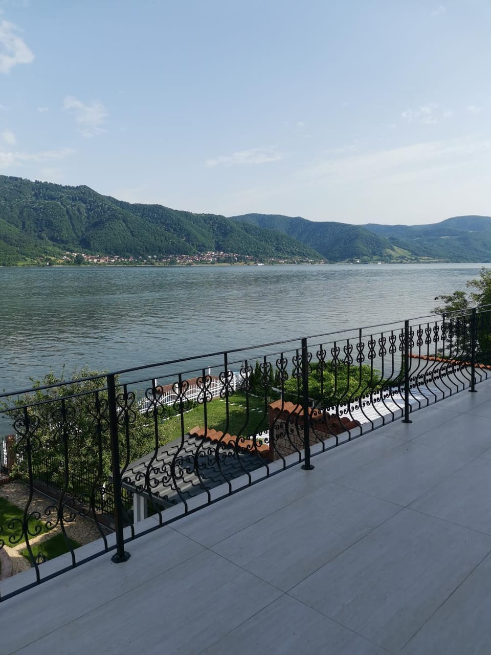 Natural landscape, View (from property/room), Balcony/Terrace, Lake view, Mountain view