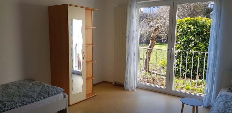 Bedroom, Garden view