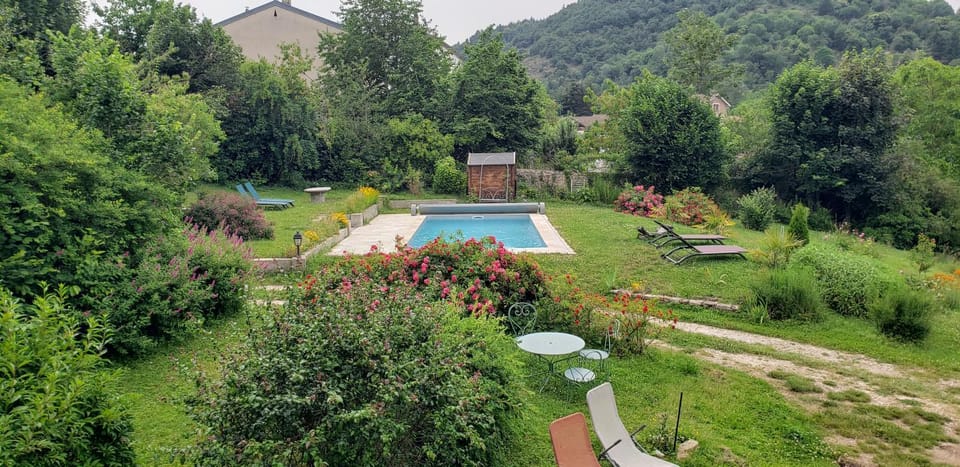 Garden, Garden view, Mountain view, Pool view, Swimming pool, sunbed