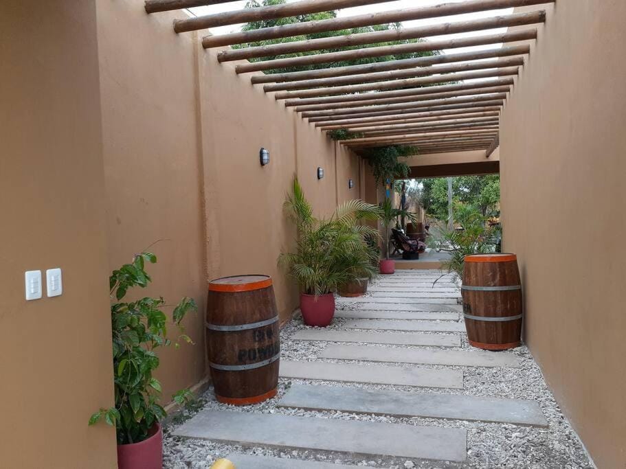 Facade/entrance