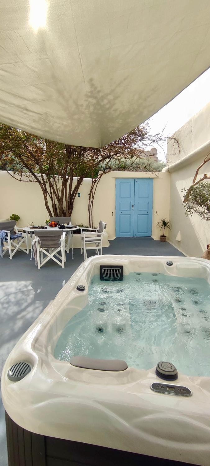 Nykteri by A Terre Cave Villas Villa in Santorini