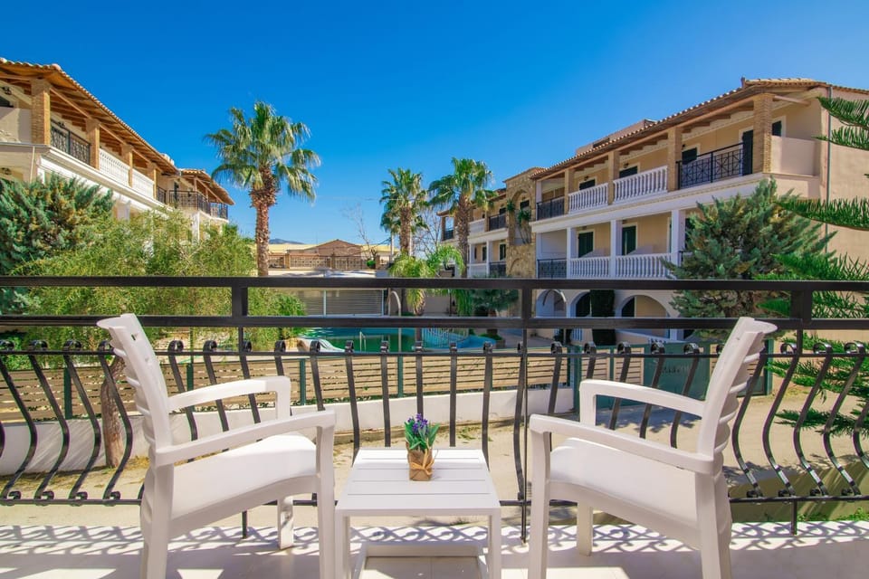 Balcony/Terrace, Pool view