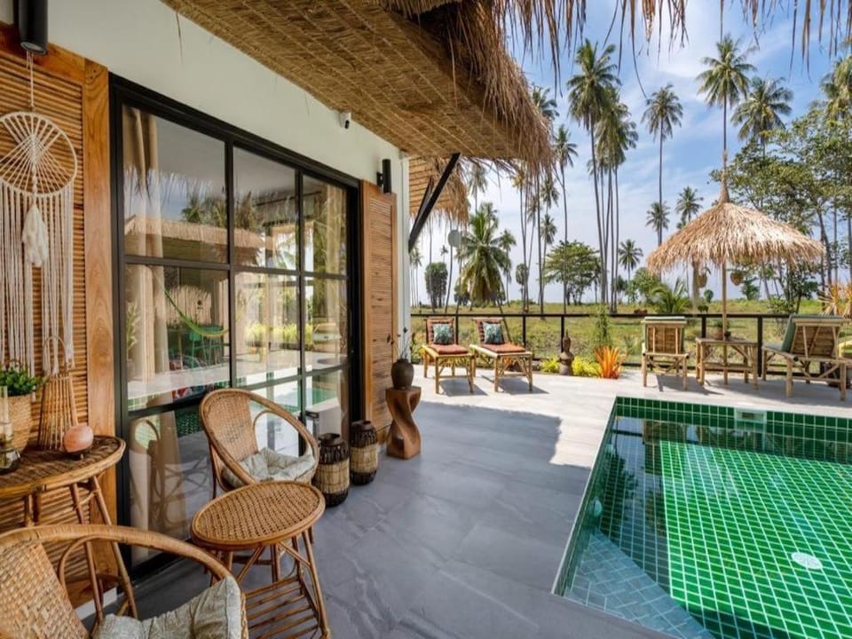Manao Seaview Pool Villa 32 - 5 Mins Walk To The Beach Villa in Sala Dan