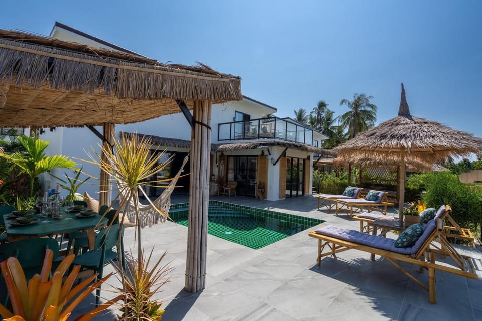 Manao Seaview Pool Villa 32 - 5 Mins Walk To The Beach Villa in Sala Dan