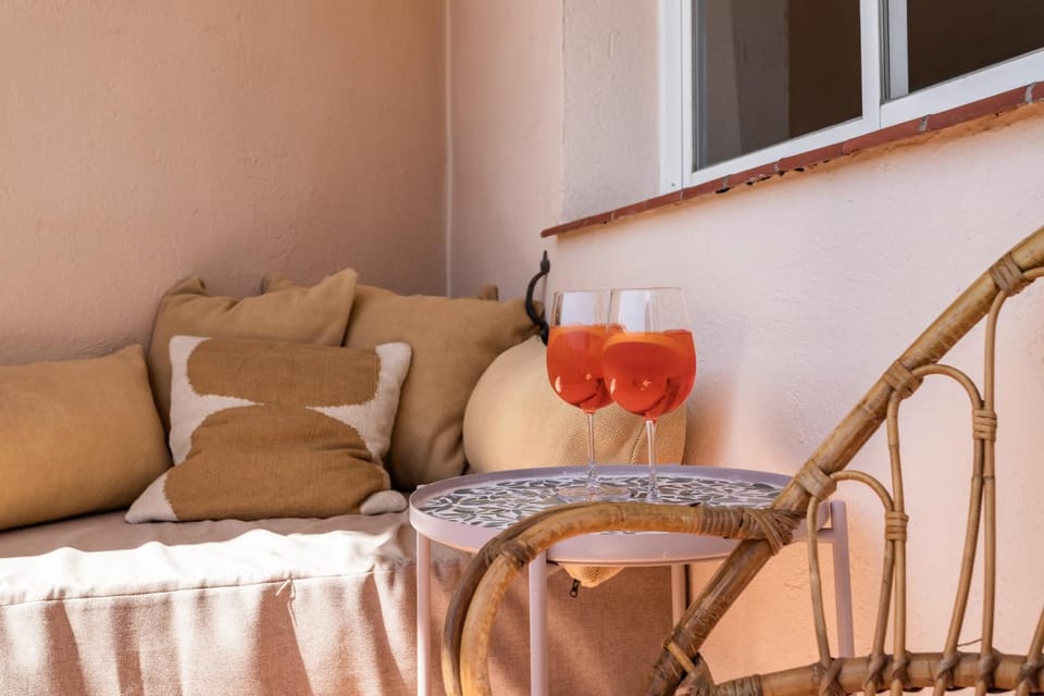 Balcony/Terrace, sunbed
