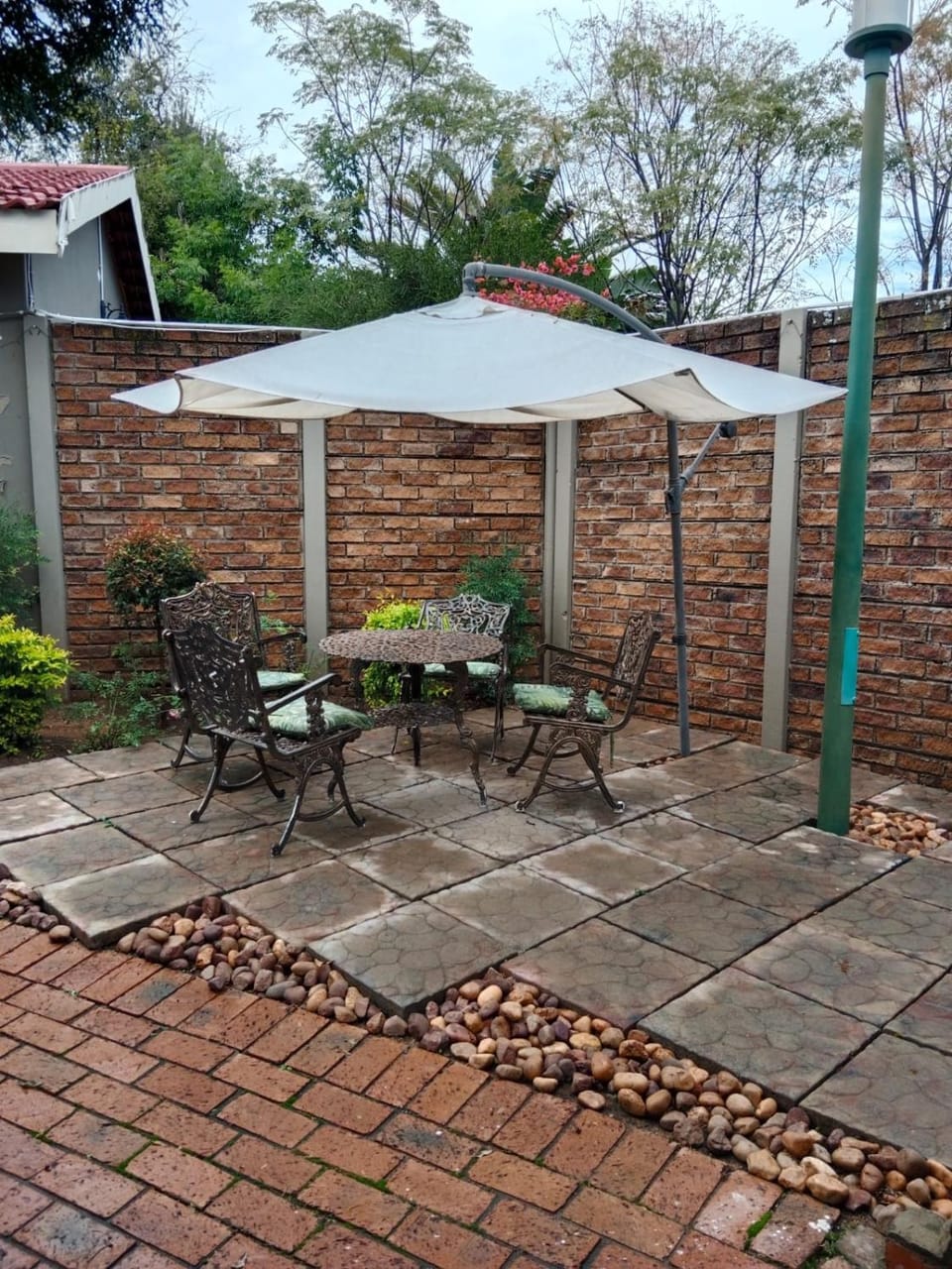20 On Plover - Private Cottage Apartment in Sandton