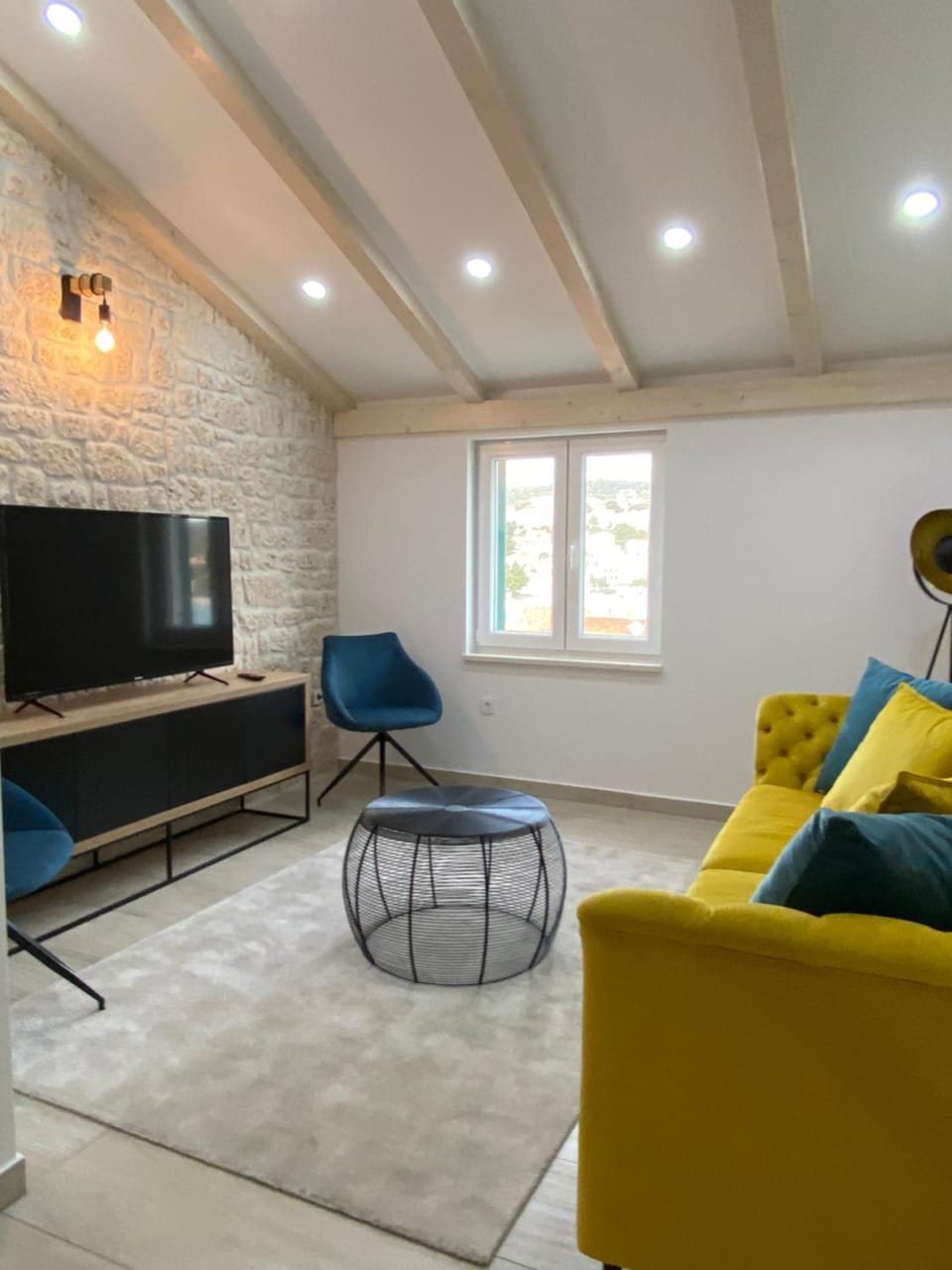 TV and multimedia, Living room, Seating area