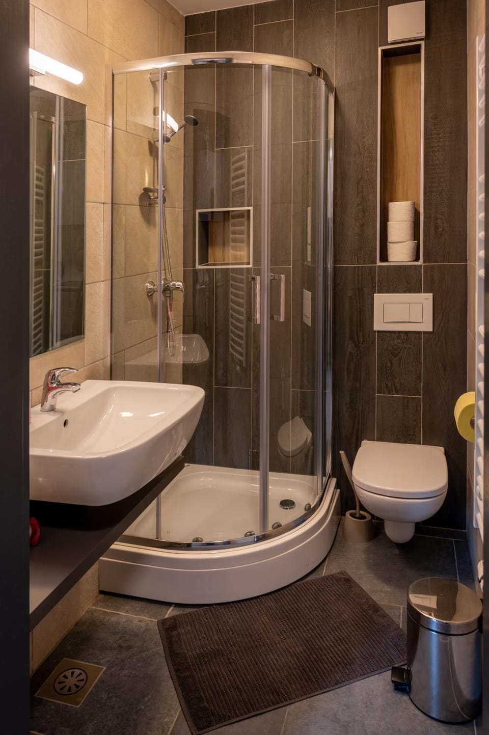 Shower, Toilet, Bathroom