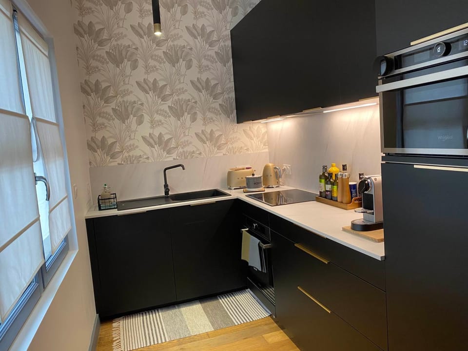 Coffee/tea facilities, Kitchen or kitchenette, minibar, oven, pet friendly, stove, toaster