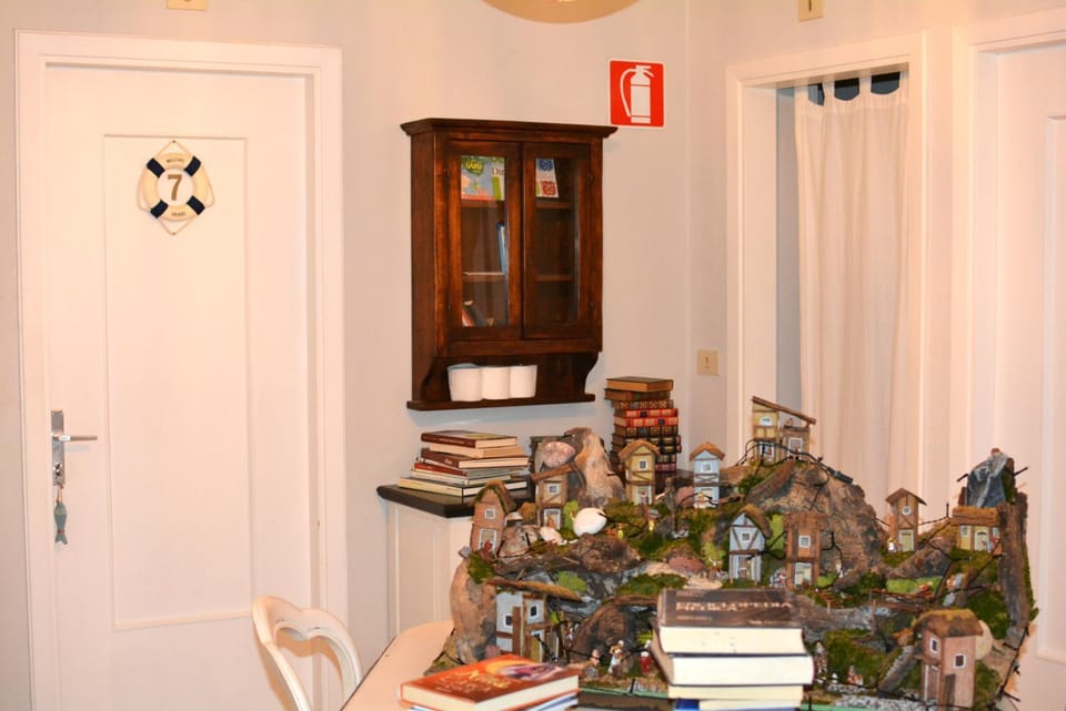 Communal lounge/ TV room