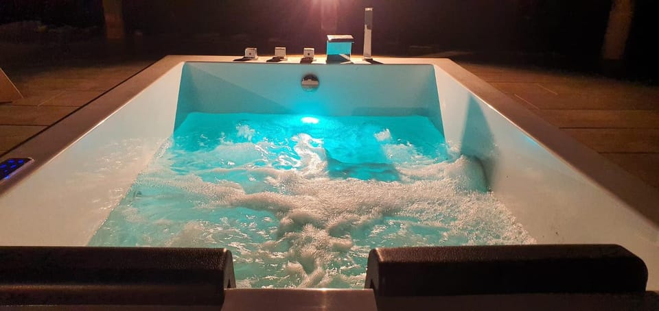 Hot Tub, Open Air Bath