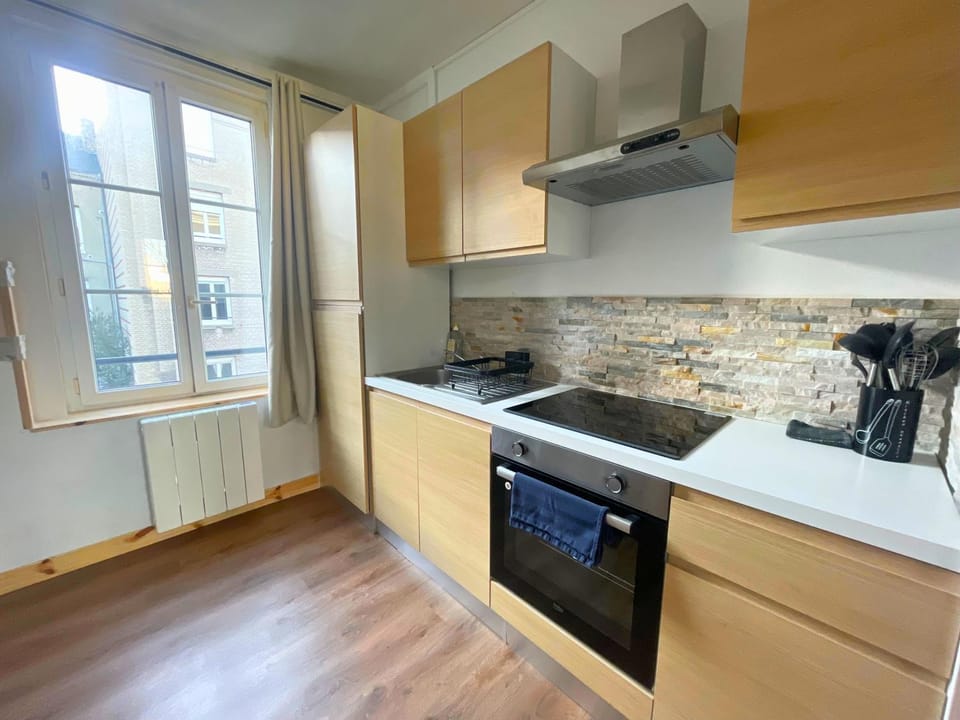 Kitchen or kitchenette, stove, kitchen