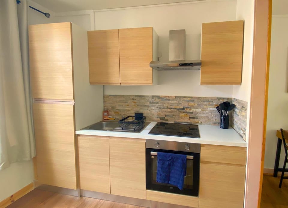 Nearby landmark, Kitchen or kitchenette, Other, Inner courtyard view, furniture, oven, stove, kitchen