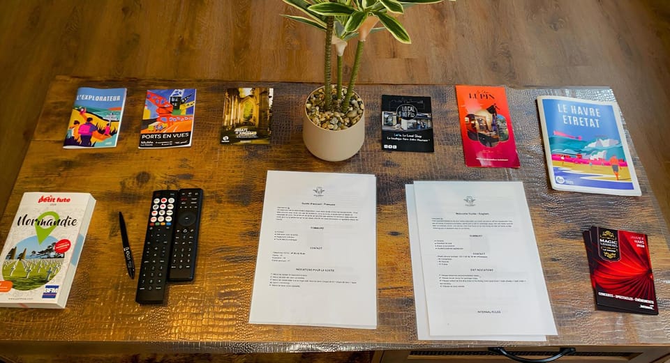 Property building, Text overlay, Landmark view, internet