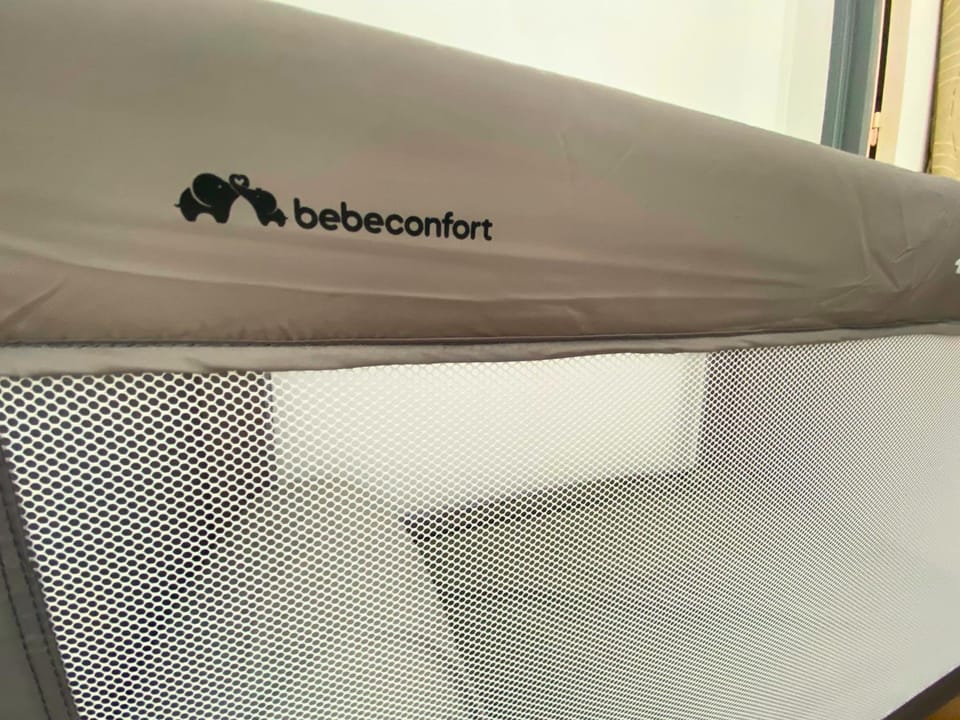 Property building, Bed, children, young children