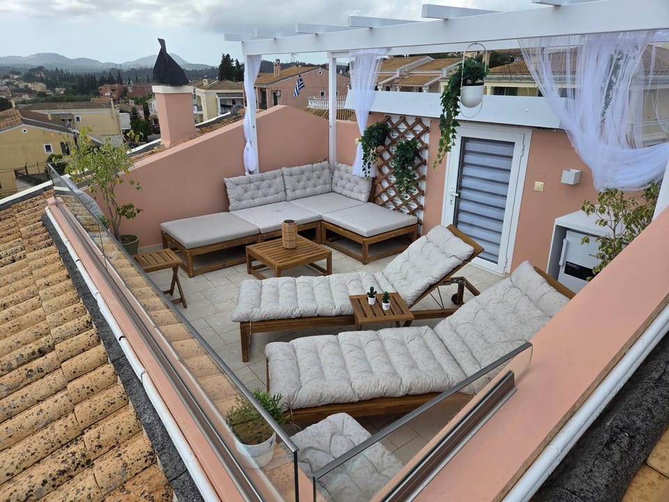 Patio, Balcony/Terrace, sunbed