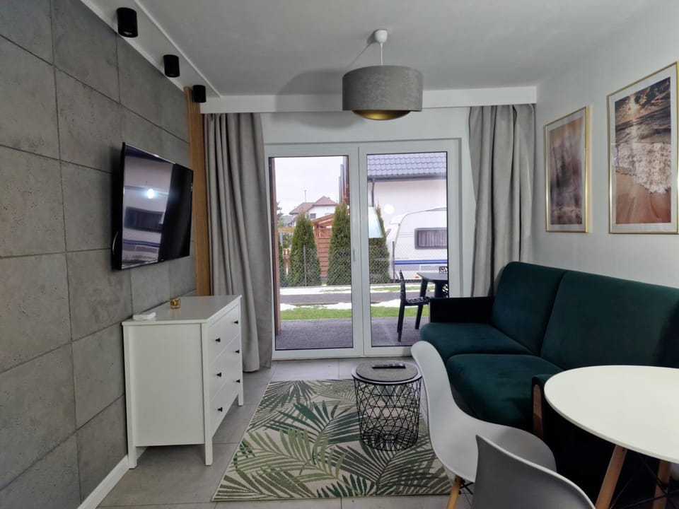 Communal lounge/ TV room, TV and multimedia, Living room, Seating area