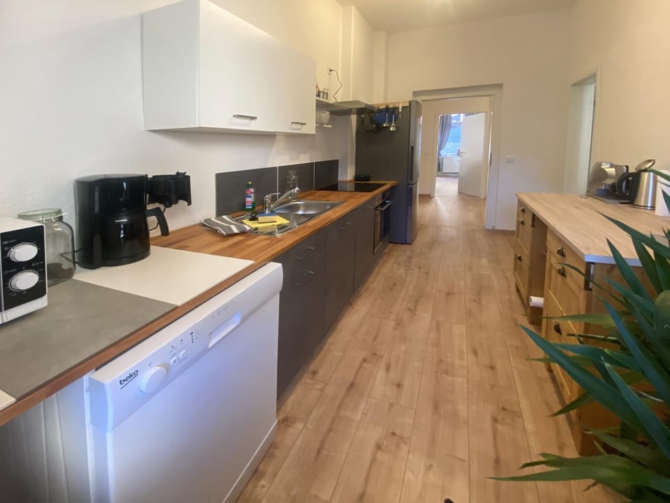 Coffee/tea facilities, Kitchen or kitchenette, dishwasher
