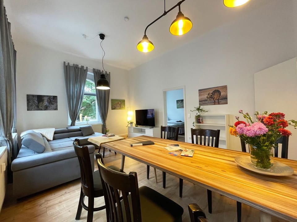 Living room, Dining area