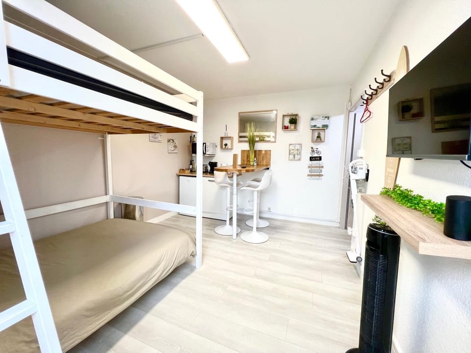 Living room, Seating area, Dining area, minibar