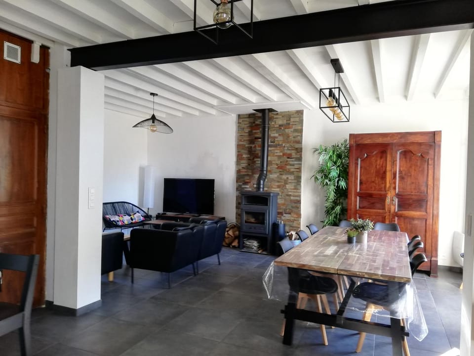 Communal lounge/ TV room
