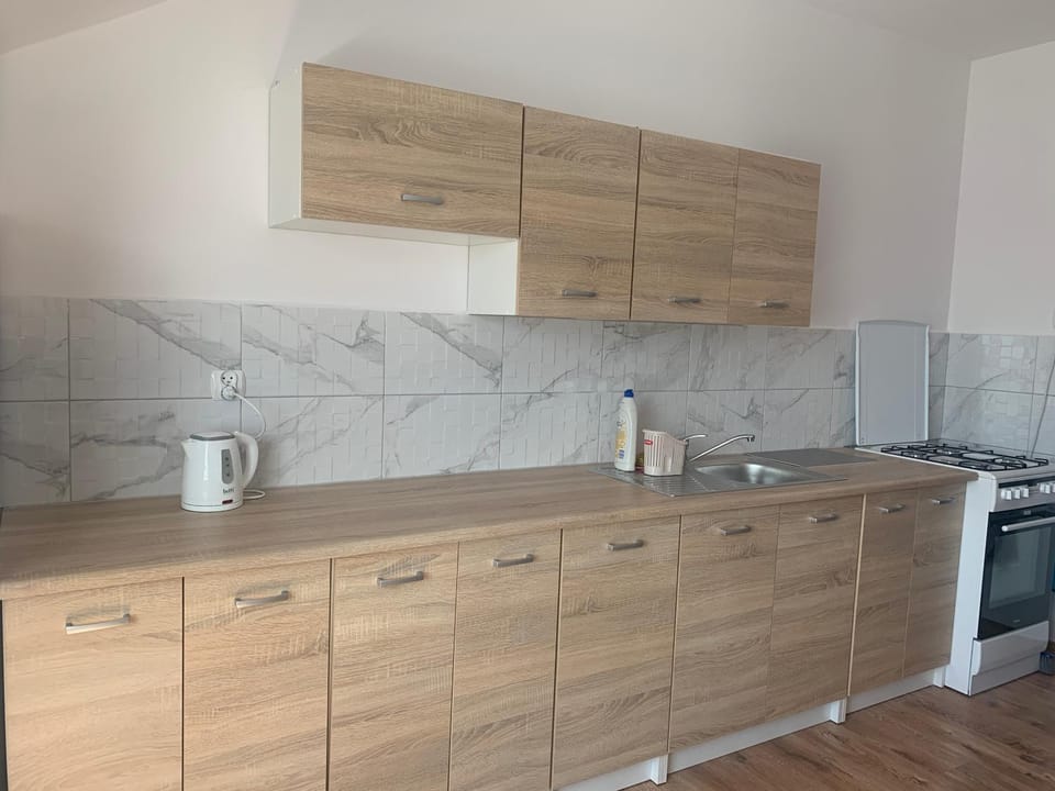 Kitchen or kitchenette, Communal kitchen