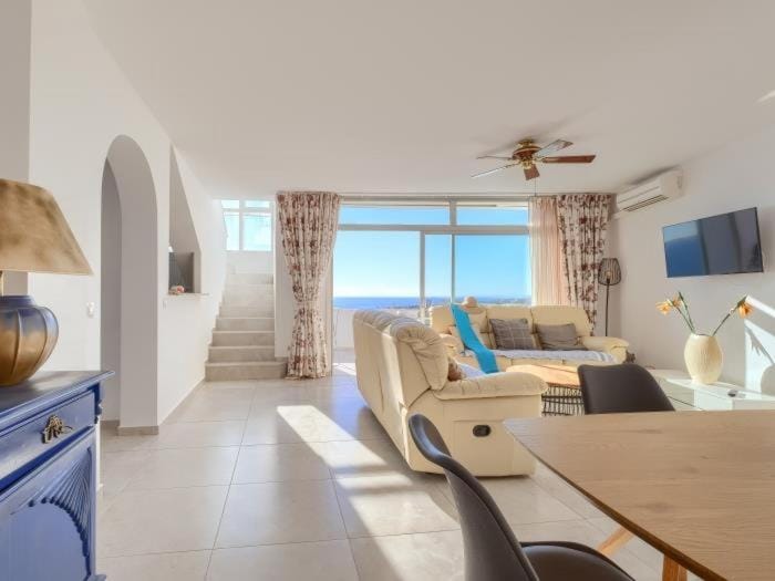 Living room, Sea view