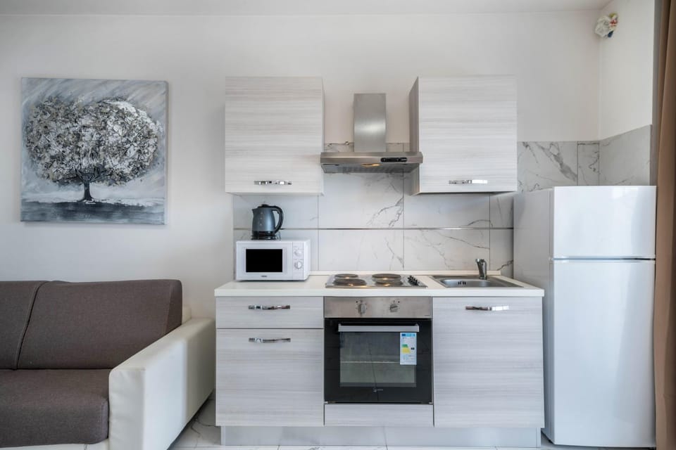 Kitchen or kitchenette, Living room
