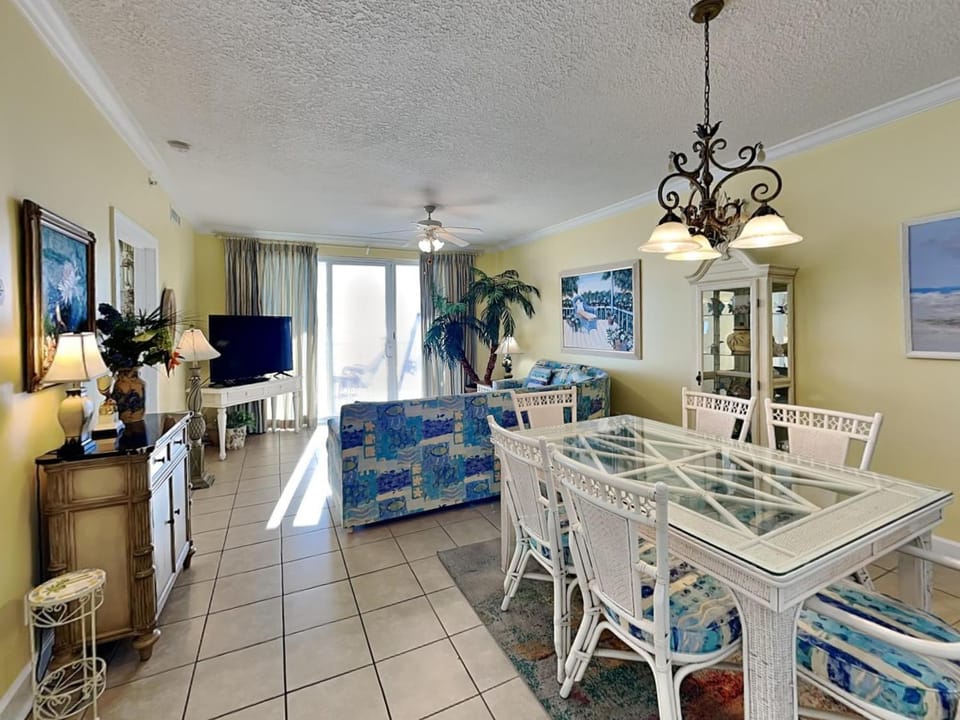 Twin Palms 405 Apartment in Long Beach
